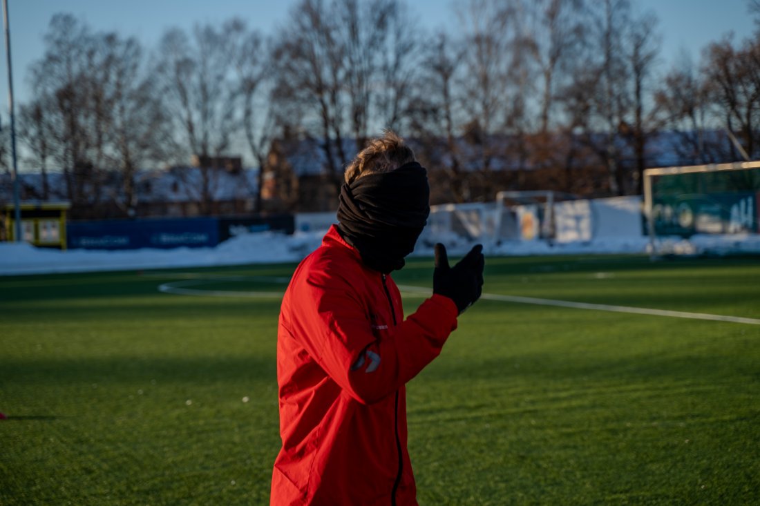 LURING: Hvem er dette? Som regel er han bare seg "Sell".